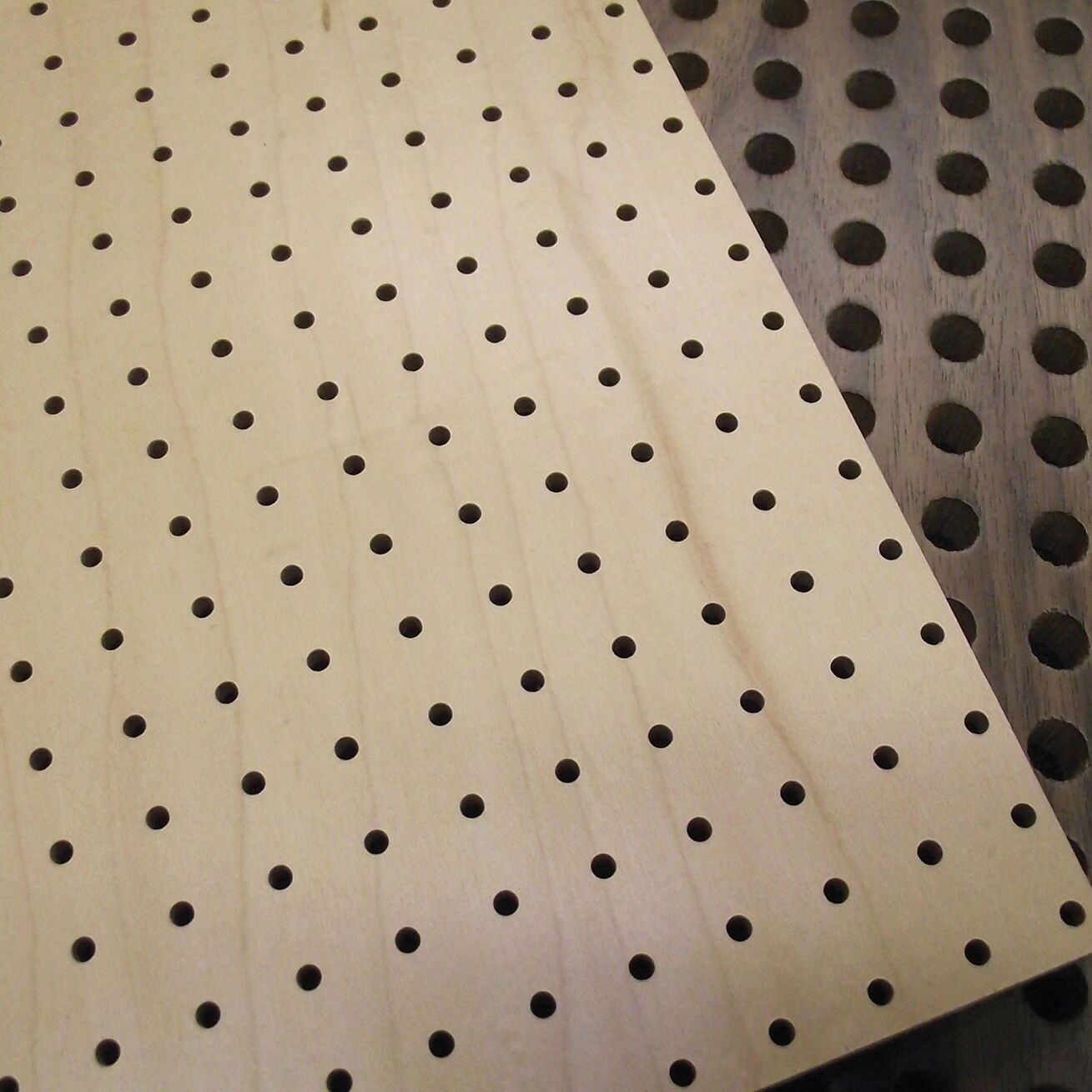Diffraction Hole Absorber (DHA)